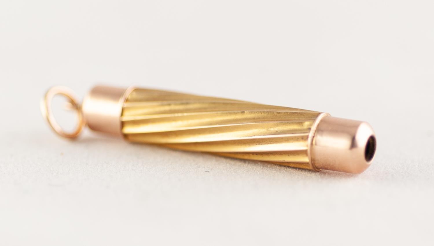PROPELLING PENCIL, with fluted body, stamped '15ct', 4.8g