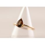 9ct GOLD (hallmarked) RING SET WITH A TEAR SHAPED ANDALUSITE, in three claw setting, 1.6gms, ring