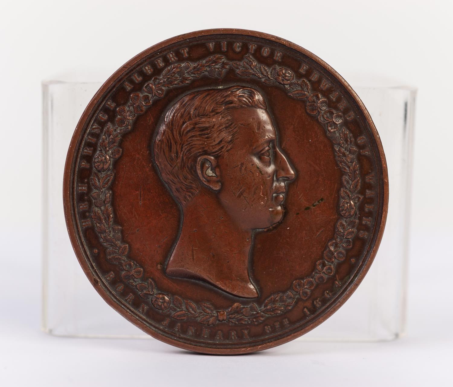 LARGE VICTORIAN BRONZE COMMEMORATIVE MEDALLION PRINCE ALBERT OF WALES RECEIVING FREEDOM OF THE - Image 2 of 2