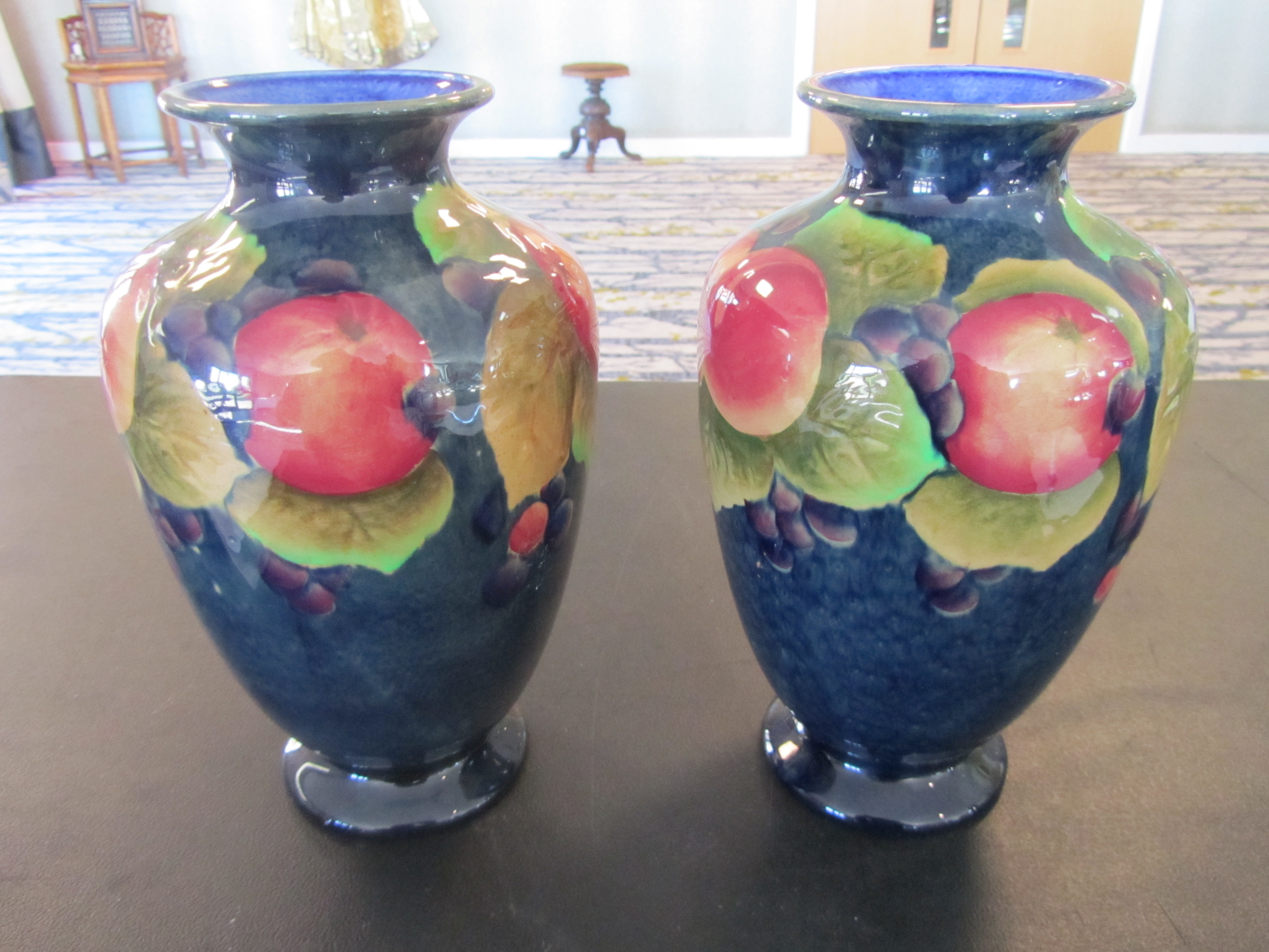 A pair of Shelley 'Pomegranate' pattern vases, c1928 - Image 5 of 11