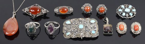A small collection of Art Deco silver jewellery and other items,