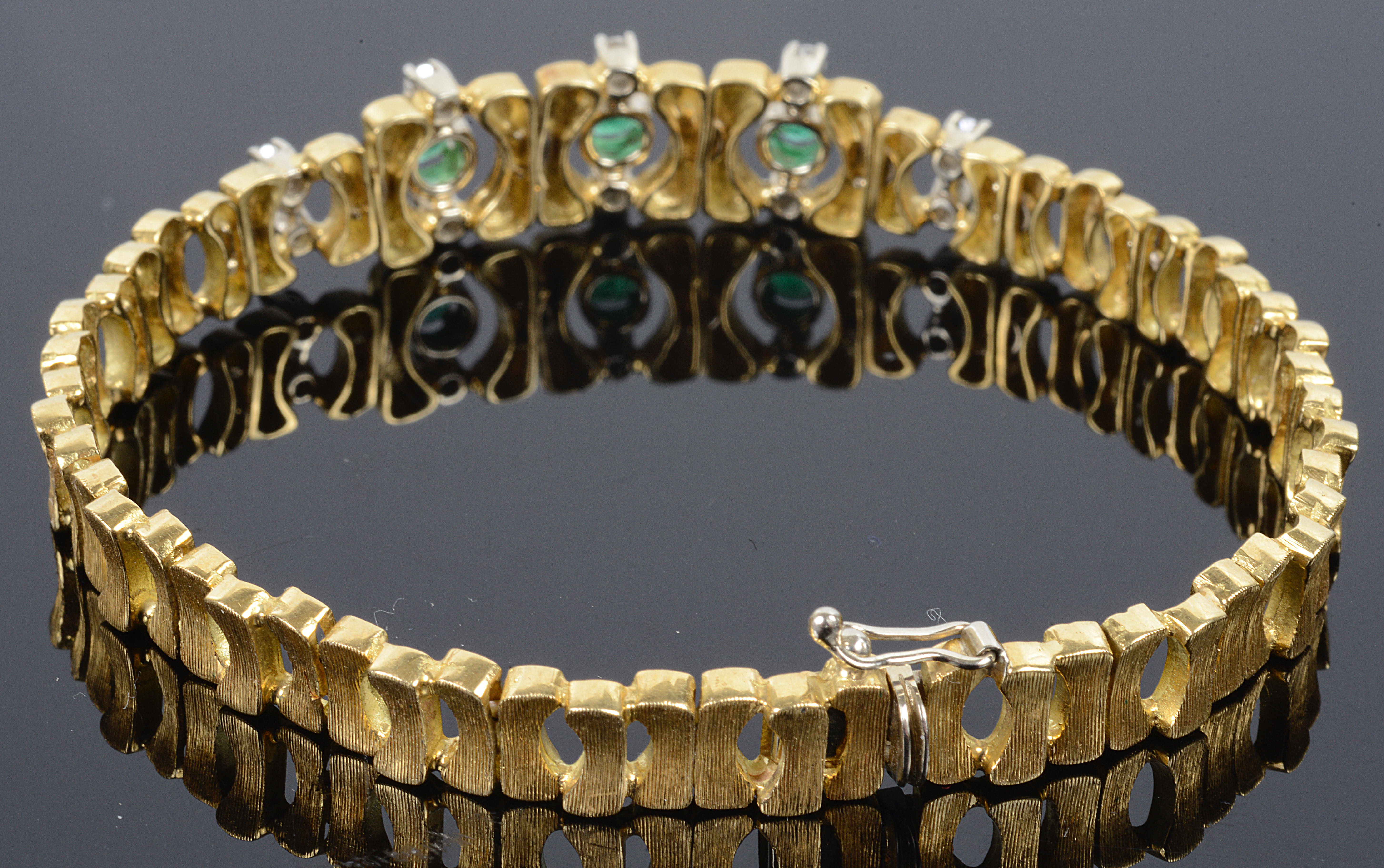 An attractive Continental emerald and diamond set articulated bracelet - Image 2 of 2