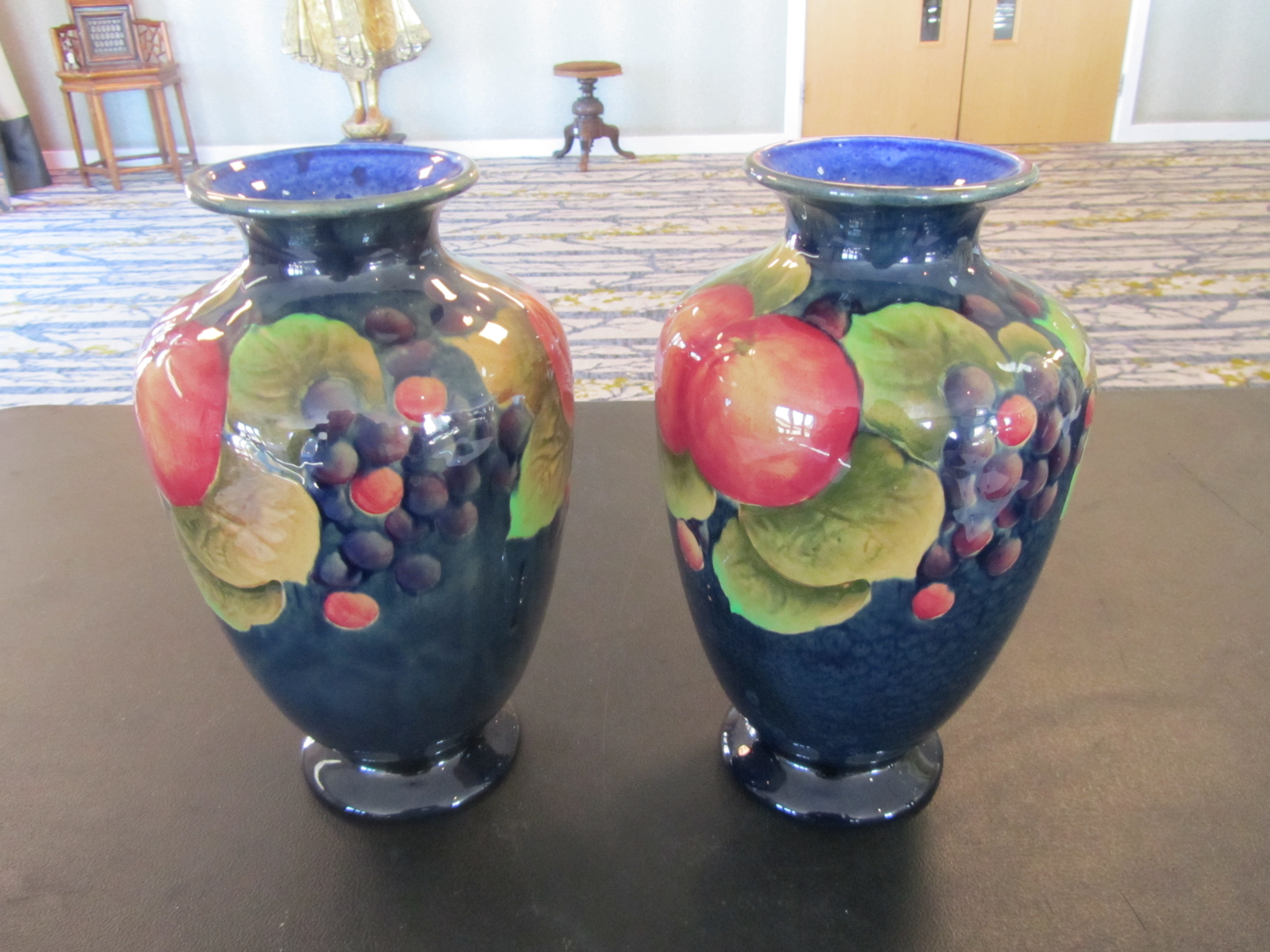 A pair of Shelley 'Pomegranate' pattern vases, c1928 - Image 7 of 11