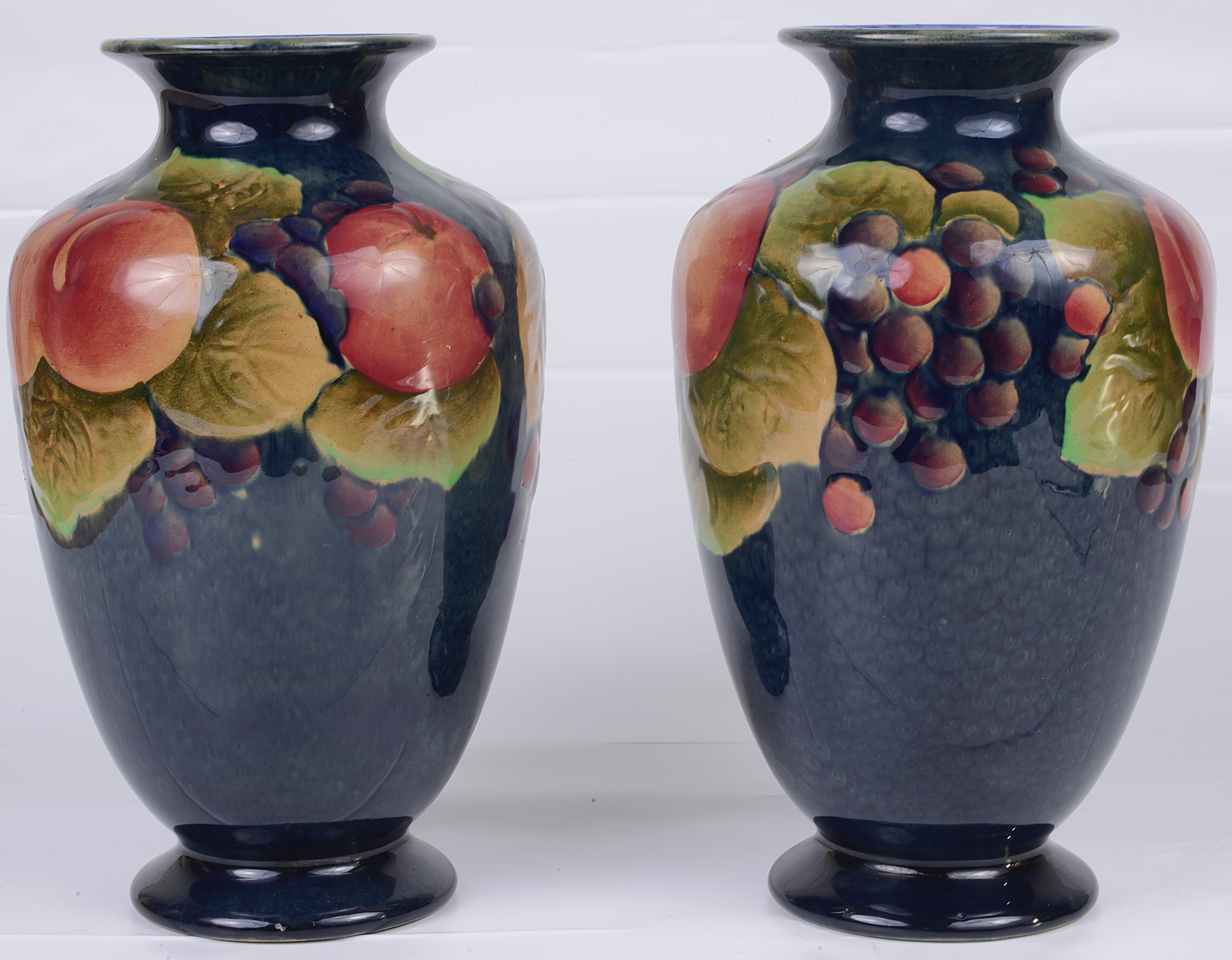 A pair of Shelley 'Pomegranate' pattern vases, c1928 - Image 2 of 11