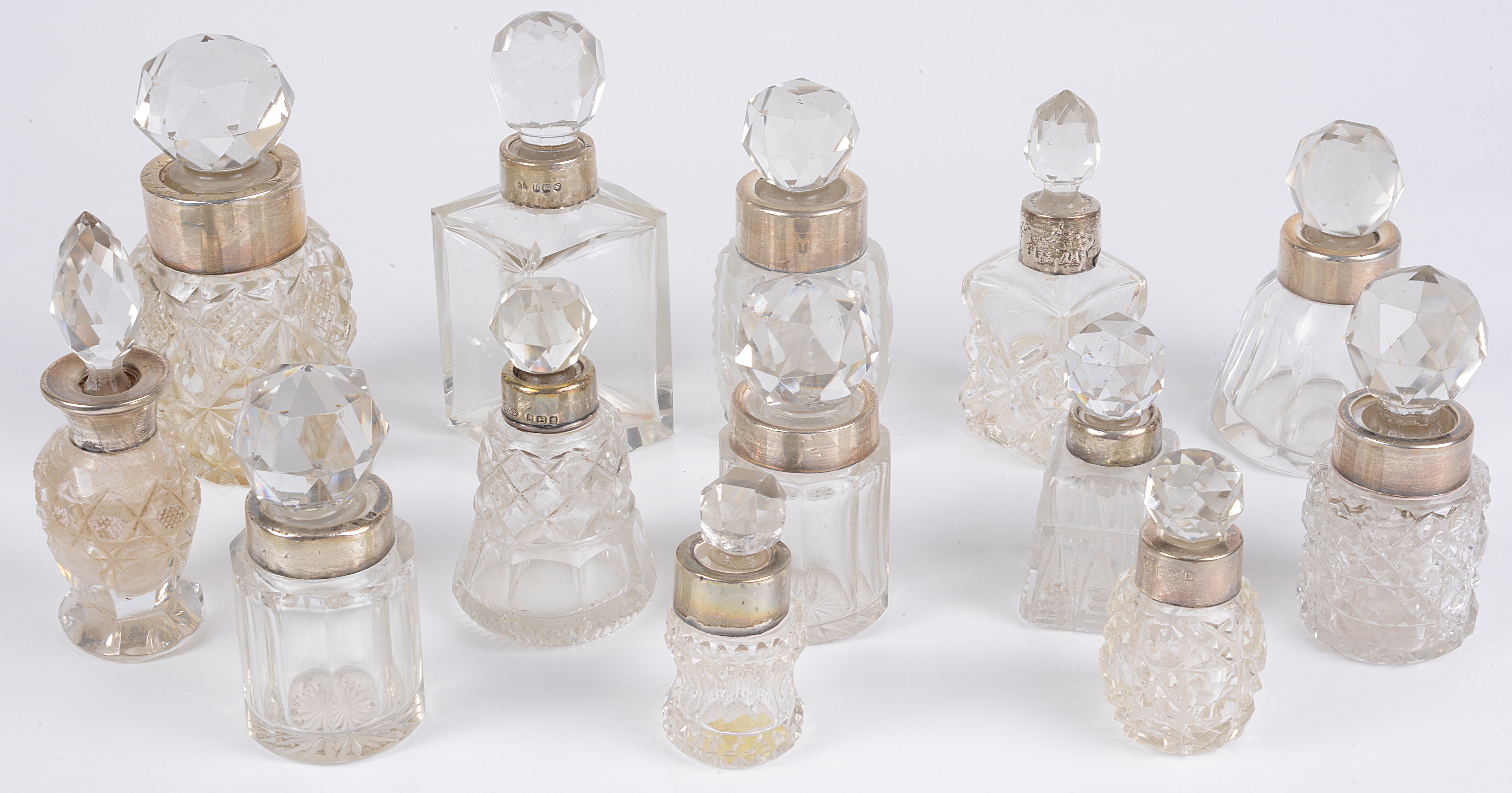 A collection of small glass and silver scent bottles - Image 2 of 2