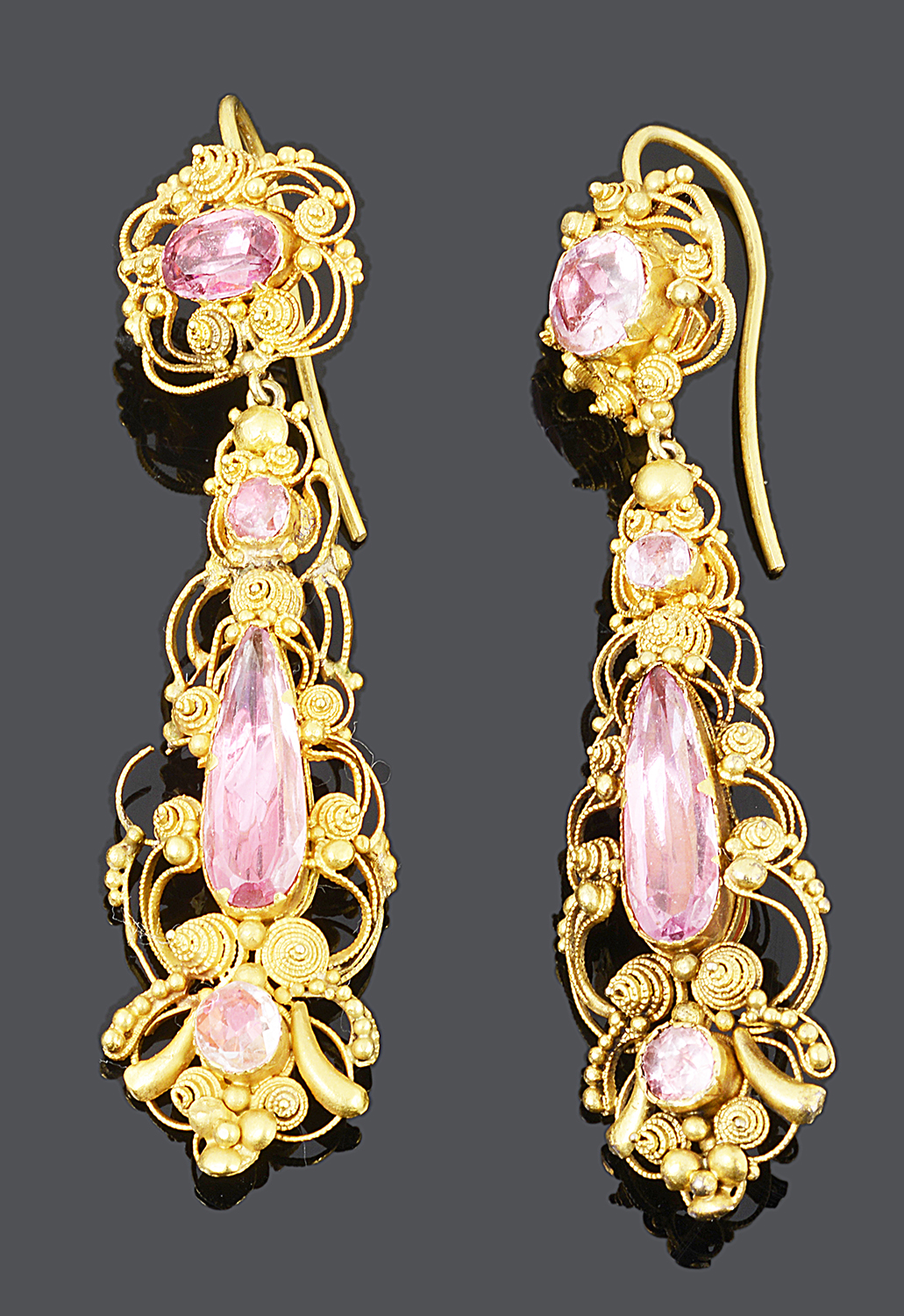 An attractive early 19th c. pink foiled topaz brooch and drop earrings - Image 2 of 5