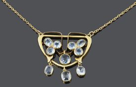 An attractive Arts & Crafts blue gem set pendant necklace