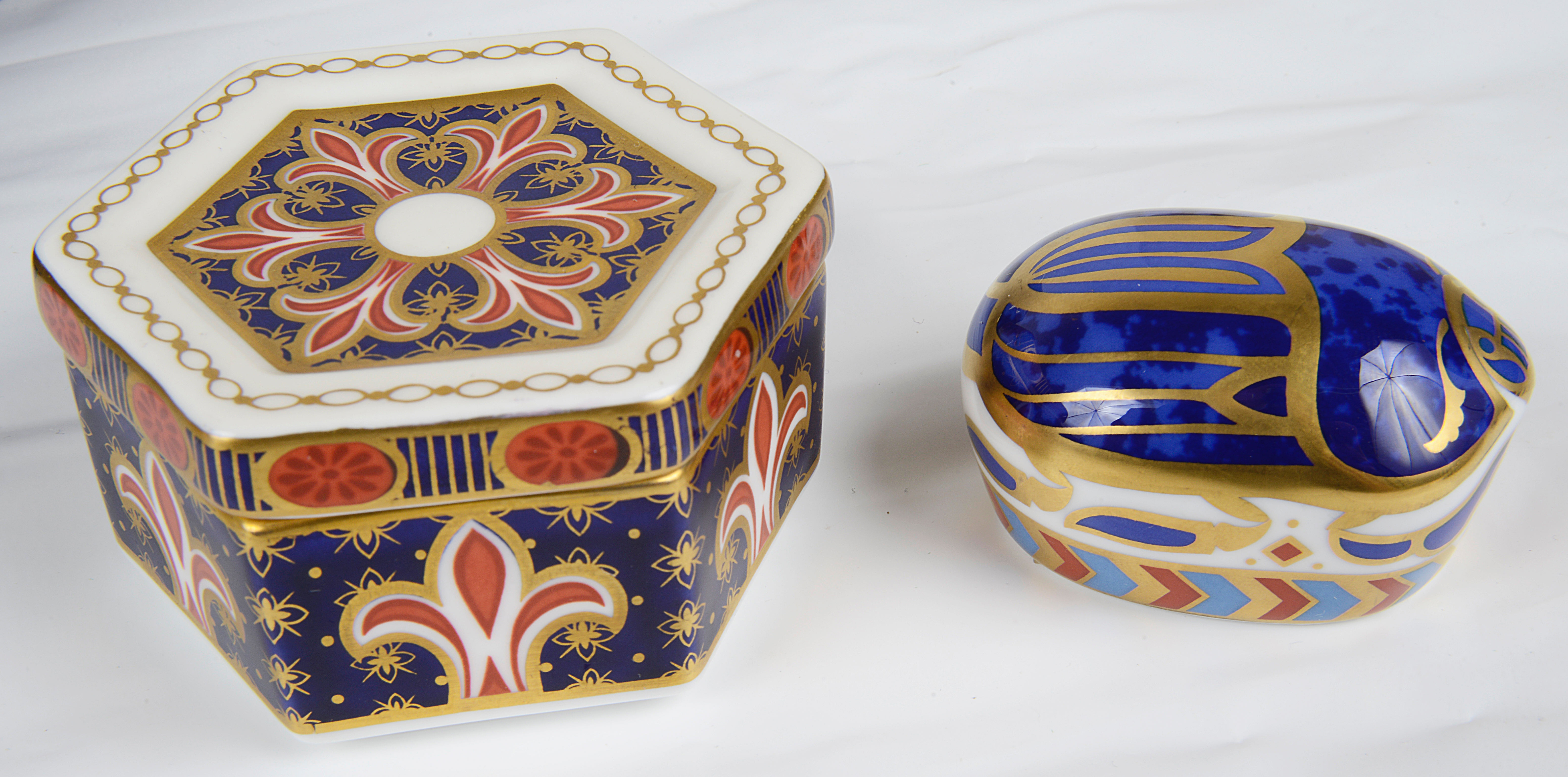 A Royal Worcester kingfisher snuffer, Royal Crown Derby Imari bug; trinket box; paperweights - Image 5 of 7