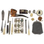 A collection of vertu including sewing accessories, thimbles