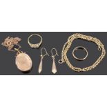 A small collection of mostly 9ct gold jewellery