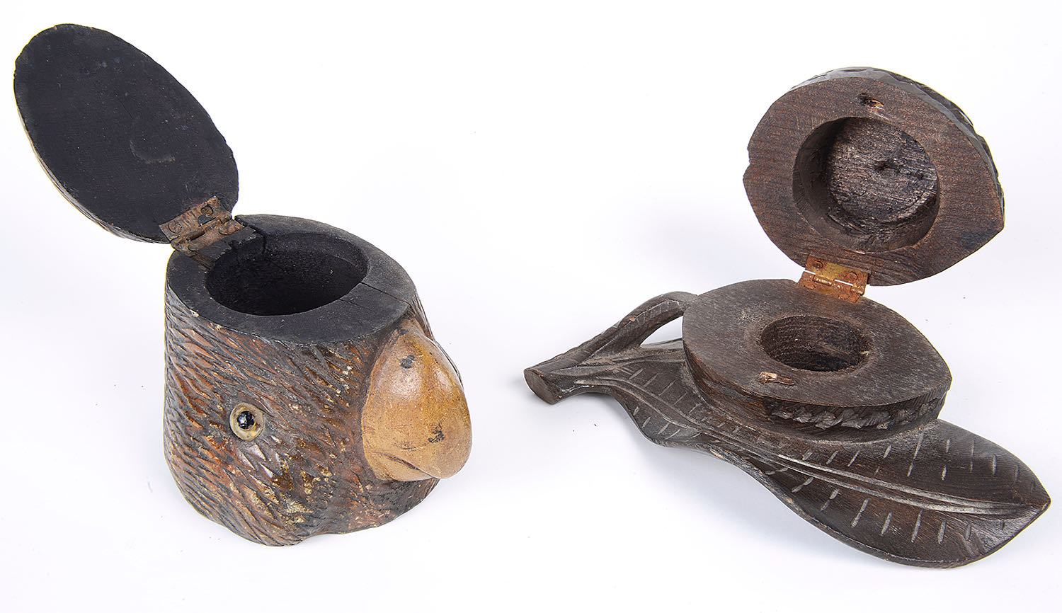 A late 19th century Swiss Black Forrest carved wood novelty inkwell in the form of a parrots head - Image 3 of 4