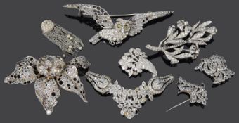 An amusing large paste set owl brooch; others (qty)