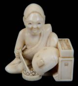 A Japanese carved ivory netsuke circa 1900