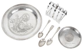 A contemporary limited edition silver plate designed by John Spencer Churchill and other items. (6)