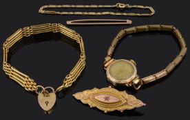 A small collection of mixed gold jewellery