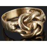 A gentleman's 9ct gold knot ring