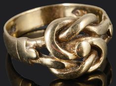 A gentleman's 9ct gold knot ring