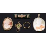 A small miscellaneous collection of brooches and a pendant