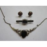 SILVER AND JET PENDANT NECKLACE AND SIMILAR BAR BROOCH AND A PAIR OF AMBER COLOURED SILVER EARRINGS