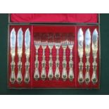 CASED SET OF PRETTY VICTORIAN SILVER PLATED FISH KNIVES AND FORKS