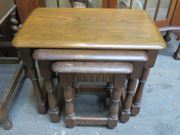 PRIORY STYLE OAK NEST OF THREE TABLES