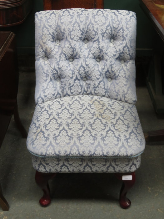 REPRODUCTION UPHOLSTERED BUTTON BACK NURSING CHAIR