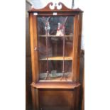 REPRODUCTION MAHOGANY SINGLE DOOR GLAZED CORNER DISPLAY CABINET