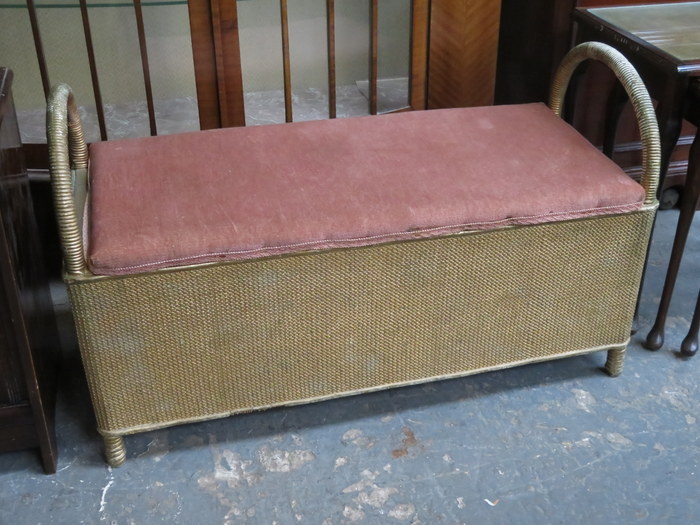 LLOYD LOOM STYLE GILDED BLANKET BOX