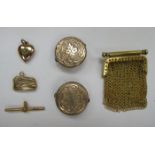 PARCEL OF GOLD AND GOLD COLOURED ITEMS