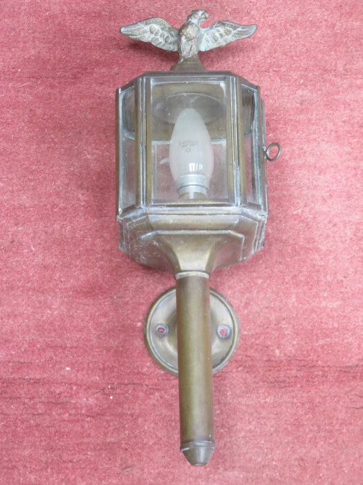 VINTAGE BRASS CARRIAGE LAMP WITH EAGLE TOP