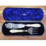 CASED HALLMARKED SILVER AND BONE/IVORY HANDLED FISH SERVERS