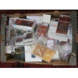 BOX CONTAINING MAINLY WOODEN DOLLS HOUSE FURNITURE