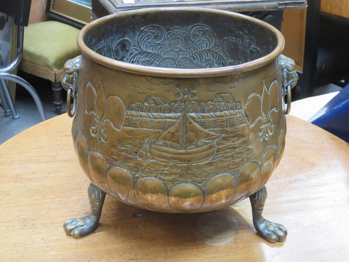 VINTAGE COPPER RELIEF DECORATED COAL SCUTTLE ON CLAW SUPPORTS