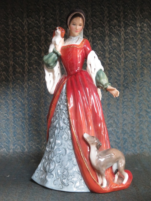 ROYAL DOULTON LIMITED EDITION GLAZED CERAMIC FIGURE- ANNE BOLEYN,