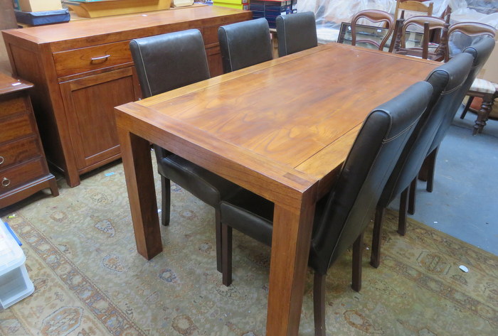 MODERN STAINED SOLID OAK DINING TABLE WITH SIX CHAIRS AND SIDEBOARD