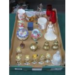 SUNDRY LOT OF CERAMICS AND GLASS INCLUDING DOULTON FIGURE ETC.