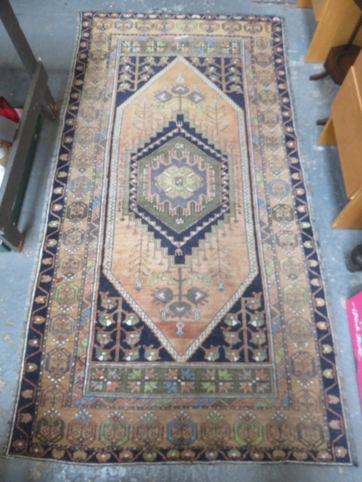 BROWN FLOOR RUG,