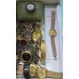 MIXED LOT OF VARIOUS WRISTWATCHES INCLUDING SMALL SILVER AND OTHER WATCHES