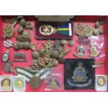 QUANTITY OF VARIOUS MILITARY BADGES AND BUTTONS INCLUDING ASSAYE BROOCH, ETC.