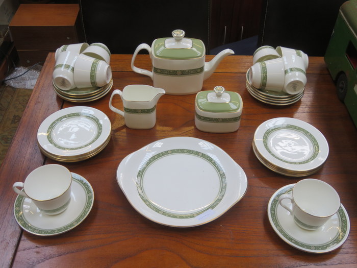 PARCEL OF ROYAL DOULTON RONDELAY TEA SET