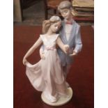 LLADRO 10 YEARS TOGETHER GLAZED CERAMIC FIGURE GROUP,