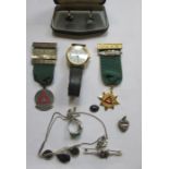 SUNDRY LOT INCLUDING SILVER AND SILVER COLOURED COSTUME JEWELLERY,