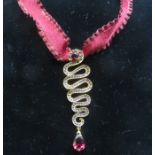 BOXED ZANDRA RHODES 9ct GOLD AND GEM SET SERPENT NECKLACE AND RIBBON