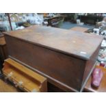 VINTAGE WOODEN TOOL/LINEN CHEST