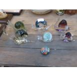 SIX VARIOUS DECORATIVE GLASS SNAILS + SMALL PAPERWEIGHT
