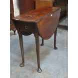 ANTIQUE MAHOGANY PEMBROKE TABLE FITTED WITH SINGLE DRAWER