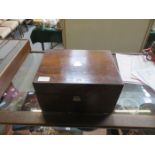 GOOD QUALITY ROSEWOOD CASED GENTLEMAN'S TRAVELLING VANITY CASE FITTED TO INTERIOR WITH GLASS JARS