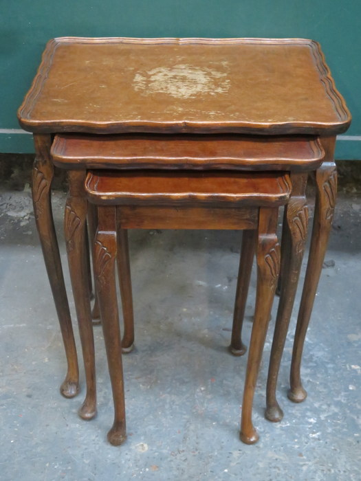 20th CENTURY WALNUT SHAPED TOPPED NEST OF THREE TABLES