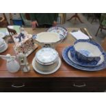 MIXED LOT OF CERAMICS INCLUDING ASHETTES,