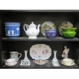 PARCEL OF SUNDRY CERAMICS INCLUDING JASPERWARE, LLADRO FIGURE, ROYAL DOULTON OLD MORETON HALL JUG,